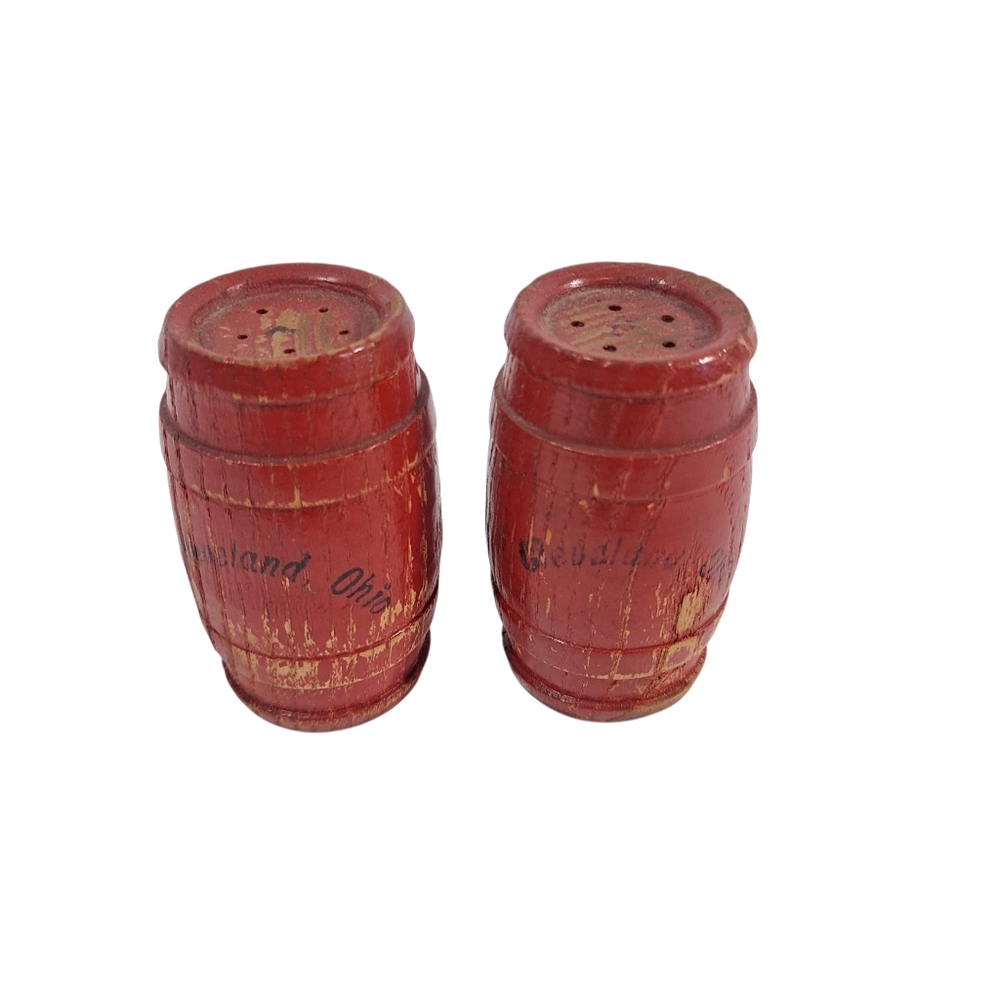 SOLD Vintage Red Whiskey Keg Barrel Salt & Pepper Shakers W/Stoppers Cleveland